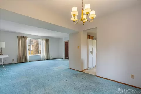 Living - 844 Cascade Dr, Riverside, OH 45431 photo 3 of 5