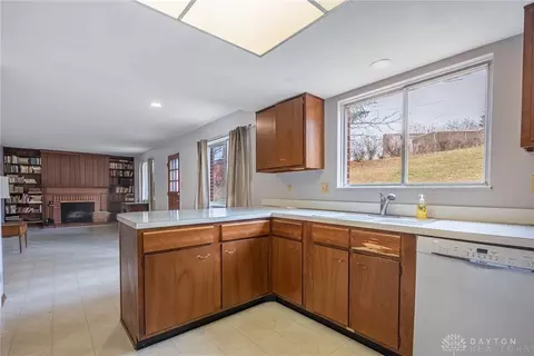 Kitchen - 844 Cascade Dr, Riverside, OH 45431 photo 1 of 4