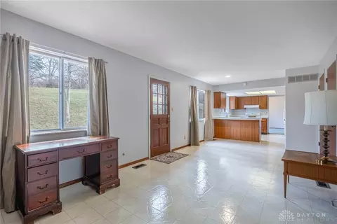 Living - 844 Cascade Dr, Riverside, OH 45431 photo 5 of 5