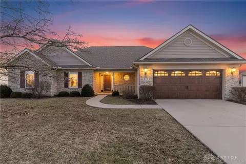 813 Caribou Ct, Piqua, OH 45356