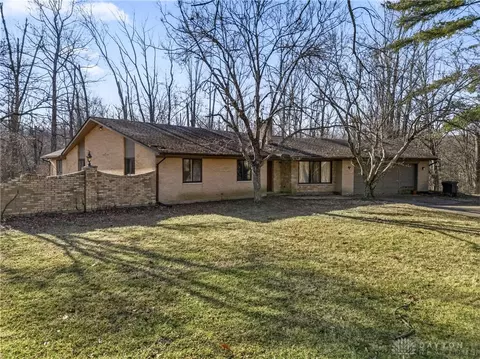 2511 Spahr Rd, Xenia, OH 45385