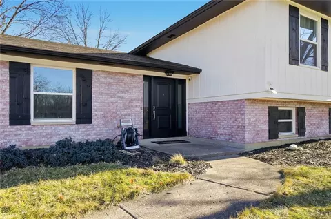 1455 Ambridge Rd, Centerville, OH 45459 photo 2