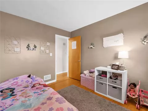 Bedroom - 3596 Tait Rd, Dayton, OH 45439 photo 5 of 7