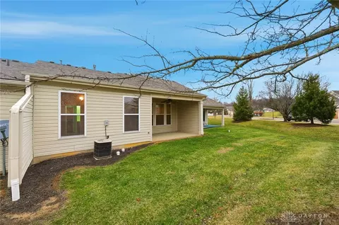 Exterior - 2002 Commons Cir, Batavia, OH 45103 photo 7 of 12