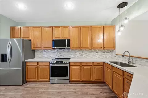 Kitchen - 2002 Commons Cir, Batavia, OH 45103 photo 2 of 5