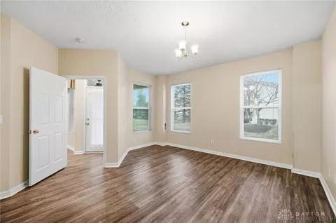 Living - 2002 Commons Cir, Batavia, OH 45103 photo 5 of 6