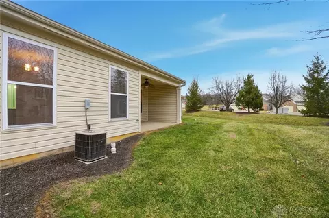 Exterior - 2002 Commons Cir, Batavia, OH 45103 photo 9 of 12