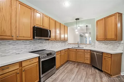 Kitchen - 2002 Commons Cir, Batavia, OH 45103 photo 3 of 5