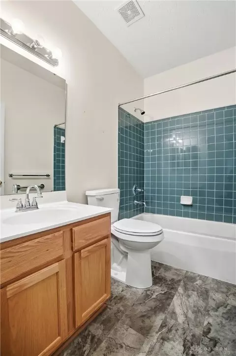 Bath - 2002 Commons Cir, Batavia, OH 45103 photo 6 of 6