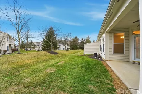 Exterior - 2002 Commons Cir, Batavia, OH 45103 photo 8 of 12