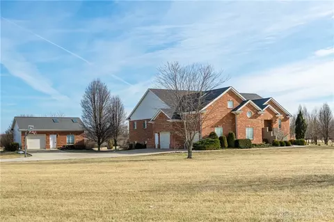 414 S Monroe Siding Rd, Xenia, OH 45385