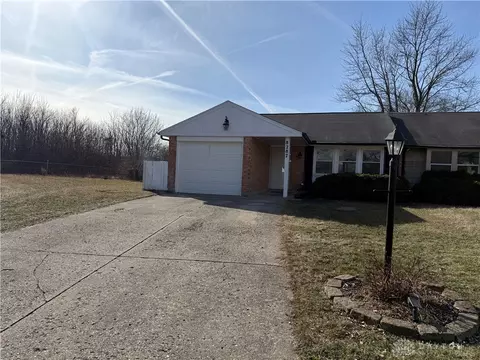 8287 Briar Ridge Ct, Dayton, OH 45424