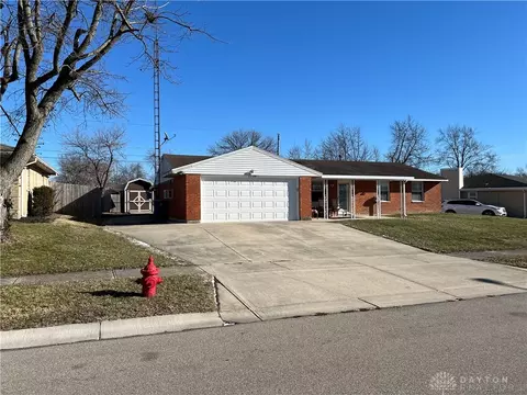 7710 Stockholm Dr, Huber Heights, OH 45424