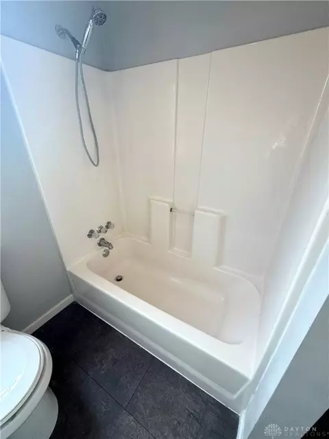 Bath - 1401 Jefferson Ave, Reading, OH 45215 photo 2 of 4