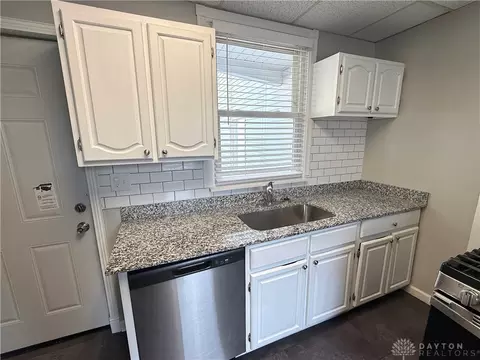 Kitchen - 1401 Jefferson Ave, Reading, OH 45215 photo 2 of 3