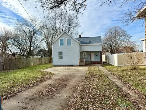 Exterior - 1401 Jefferson Ave, Reading, OH 45215 photo 3 of 4