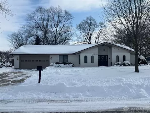 2078 Northern Dr, Dayton, OH 45431