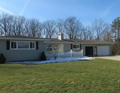309 Hillcrest Ct, Sidney, OH 45365