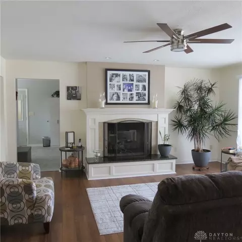Living - 309 Hillcrest Ct, Sidney, OH 45365 photo 1 of 2