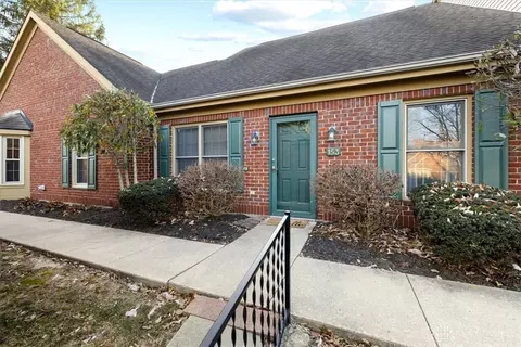 153 Village Trail Dr, Vandalia, OH 45377