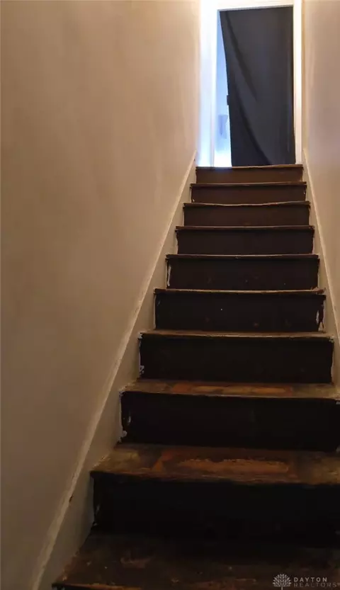 Entry Way - 1569-1571 Mound, Springfield, OH 45505 photo 1 of 1