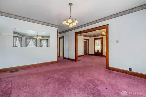 Living - 657 E 2nd St, Franklin, OH 45005 photo 3 of 4