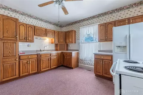 Kitchen - 657 E 2nd St, Franklin, OH 45005 photo 2 of 2
