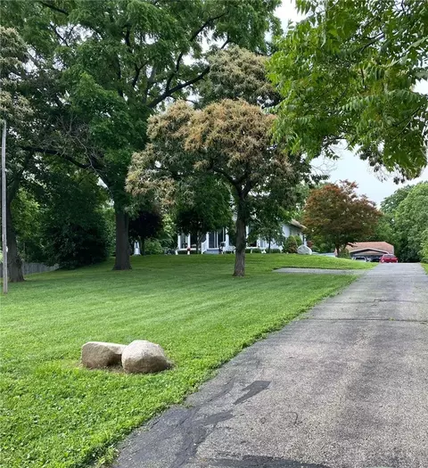 Exterior - 657 E 2nd St, Franklin, OH 45005 photo 7 of 11