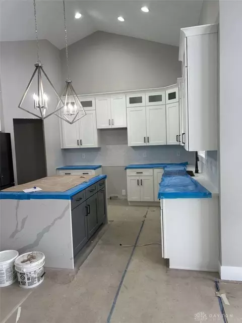 Kitchen - 45 Copperhead Trl, Springboro, OH 45066 photo 2 of 5