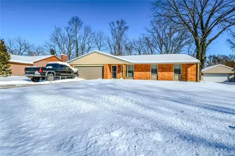 4330 Bellemead Dr, Bellbrook, OH 45305