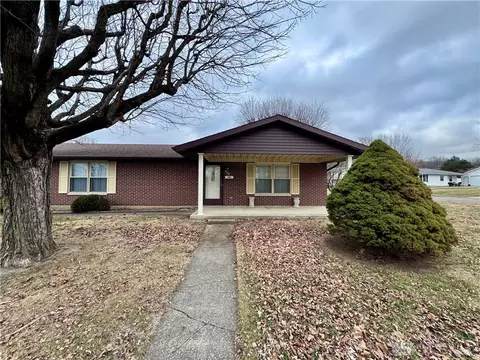 559 N Monroe Dr, Xenia, OH 45385