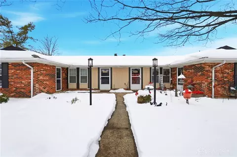 8711 Washington Colony Dr, Dayton, OH 45458