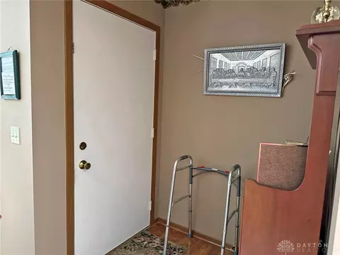 1136 Foxboro Rd, Springfield, OH 45503 photo 2