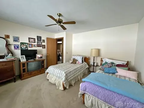 1136 Foxboro Rd, Springfield, OH 45503 photo 25