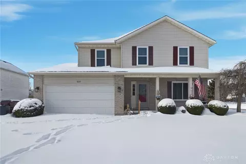609 Oak Forge Pl, Trenton, OH 45067