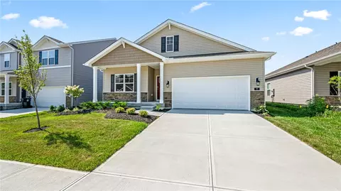 77 Great Horned Dr, Oxford, OH 45056