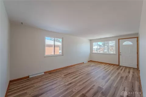 Living - 4343 Burchill St, Springfield, OH 45503 photo 2 of 3