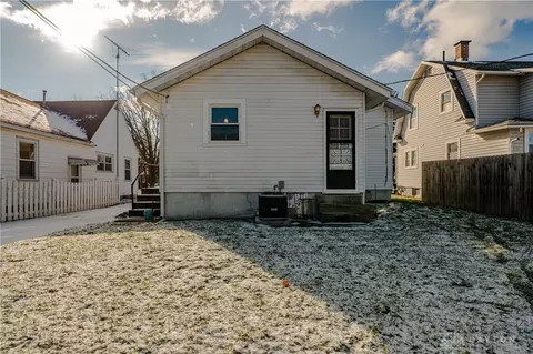 Exterior - 567 Broad Blvd, Kettering, OH 45419 photo 3 of 6