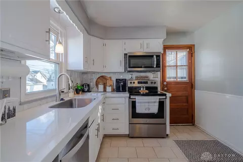Kitchen - 567 Broad Blvd, Kettering, OH 45419 photo 3 of 3