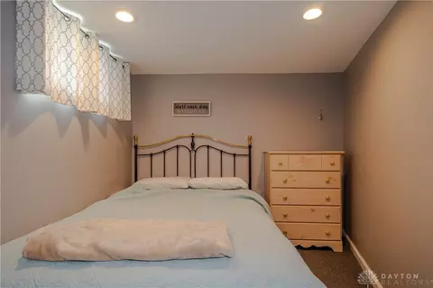 Bedroom - 567 Broad Blvd, Kettering, OH 45419 photo 3 of 4