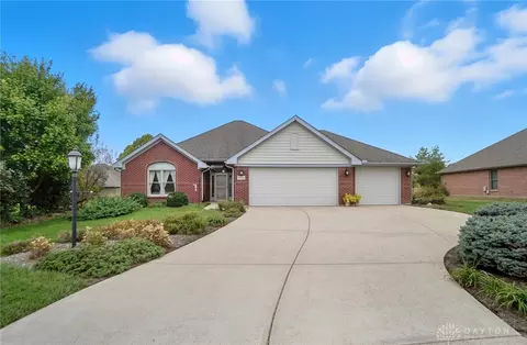 9751 Scotch Pine Dr, Springboro, OH 45066