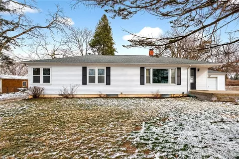 9 Edna Ave, Fairborn, OH 45324