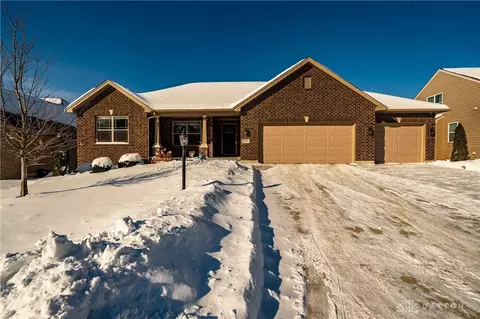 29 Louise Dr, Springboro, OH 45066