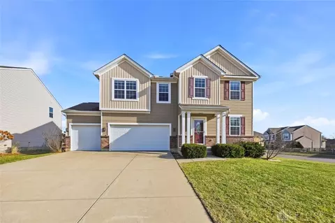 1842 Greentree Meadows Dr, Lebanon, OH 45036