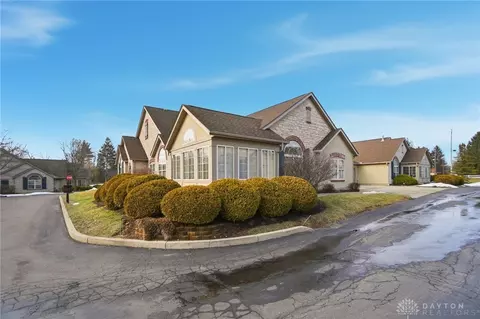 2016 Wentworth Village Dr, Bellbrook, OH 45305