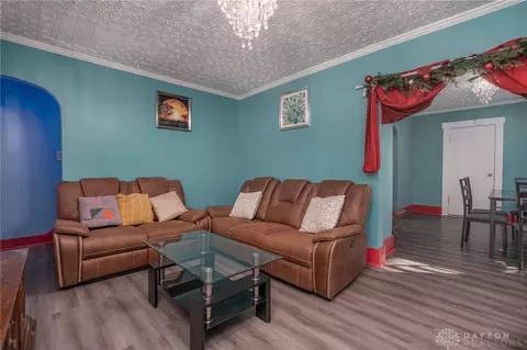 908 Pine St, Springfield, OH 45505 photo 2