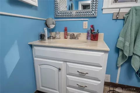 908 Pine St, Springfield, OH 45505 photo 9