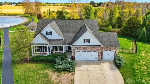 3318 Heatherstone Dr, Troy, OH 45373