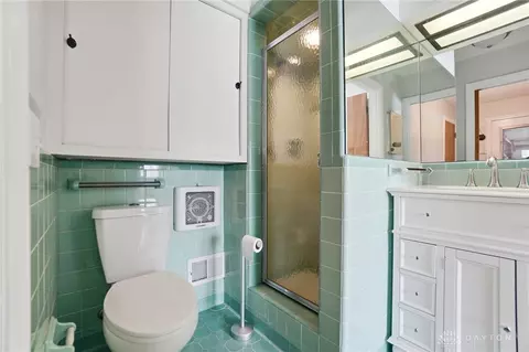 Bath - 4033 Stonehaven Rd, Kettering, OH 45429 photo 3 of 3