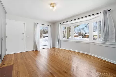 Living - 4033 Stonehaven Rd, Kettering, OH 45429 photo 2 of 3